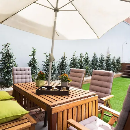 My Space Emirates - Modern Duplex With Private Garden And Swimming Pool Barcelona Exterior photo